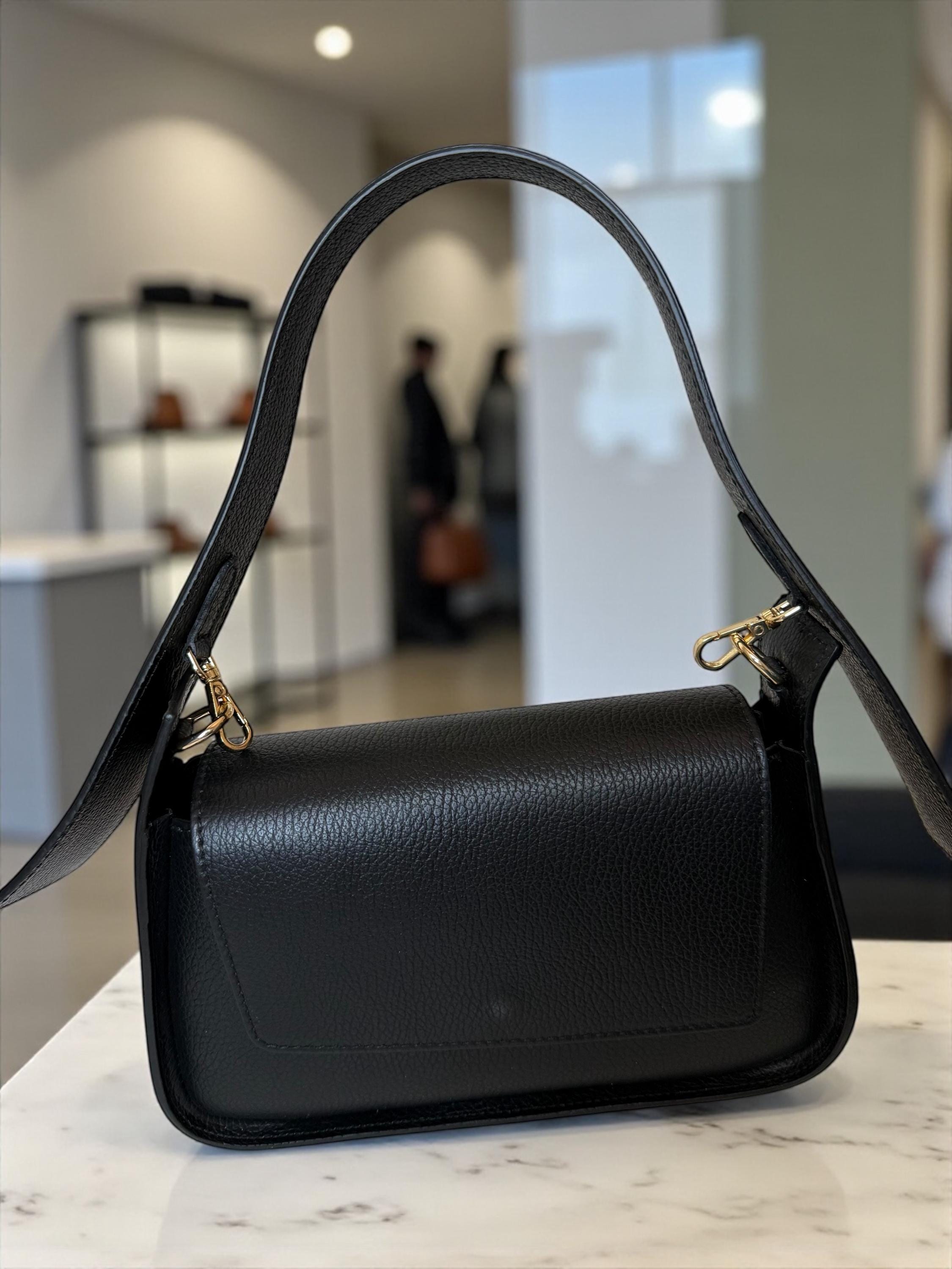 Sillín estructurado en cuero granulado