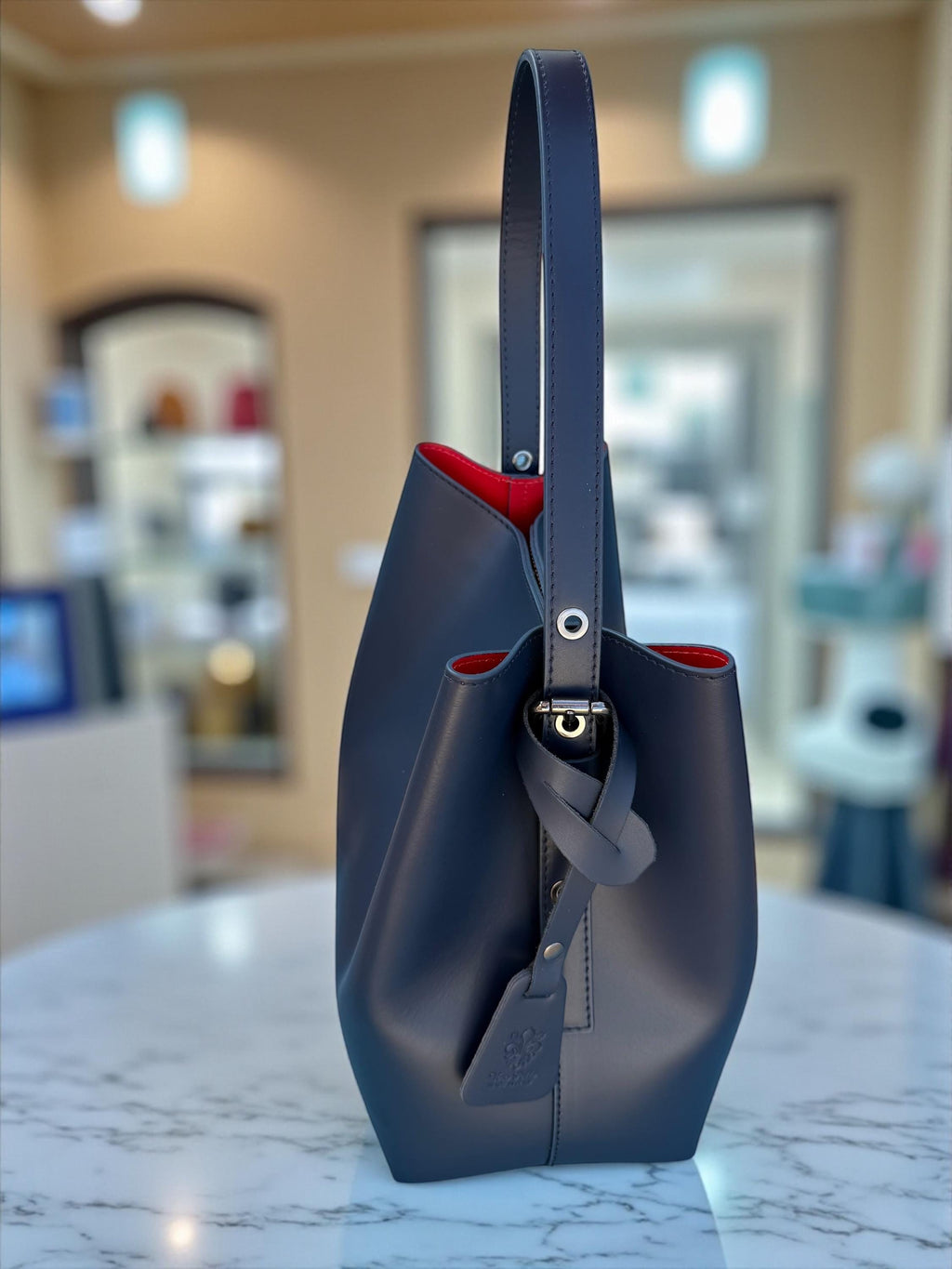 Shopper de cuero azul marino o marrón chocolate