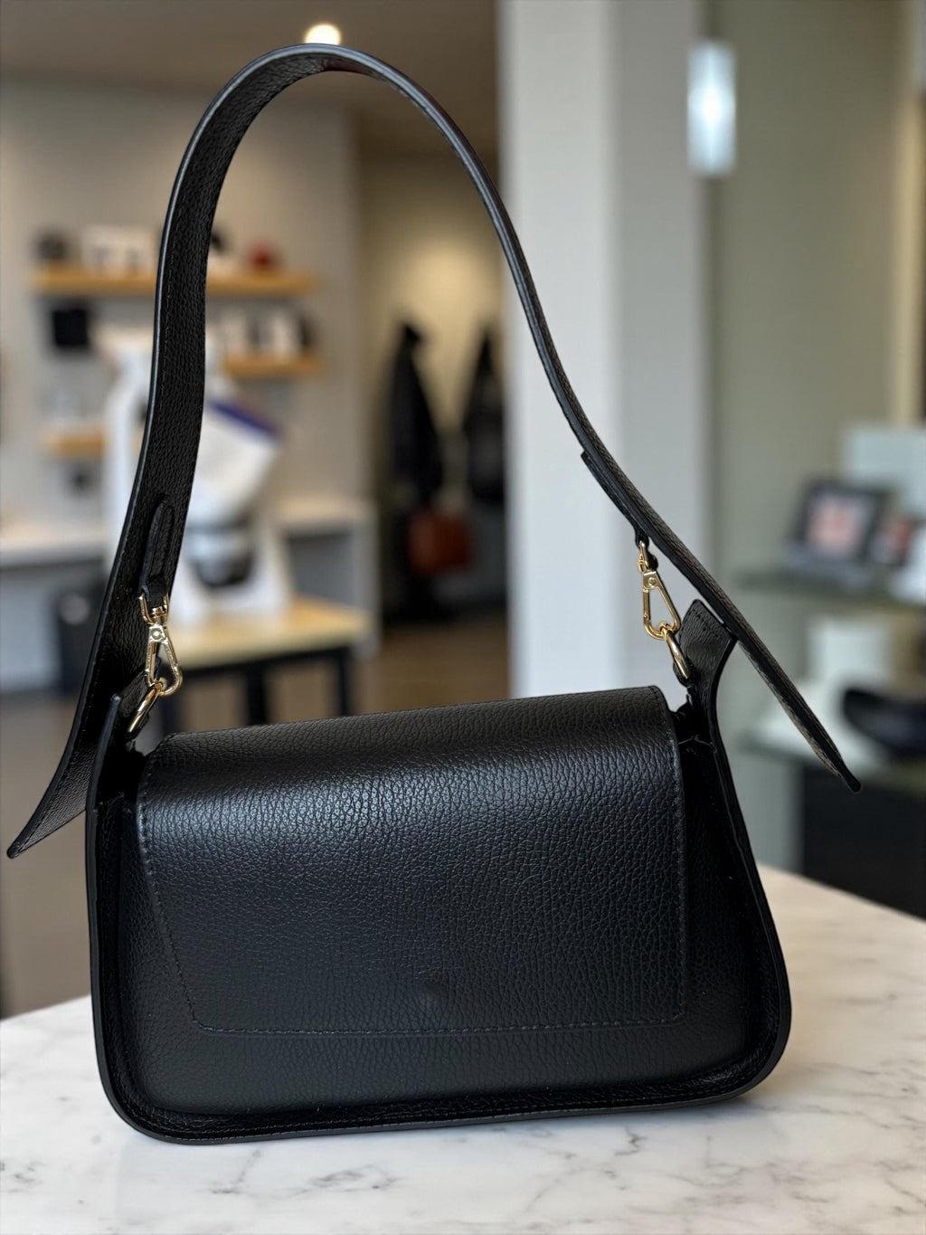 Sillín estructurado en cuero granulado