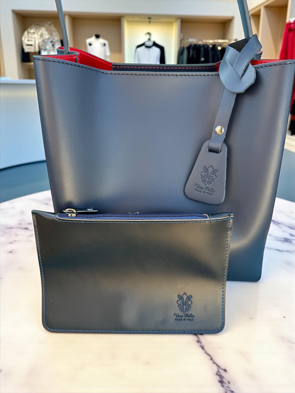 Shopper de cuero azul marino o marrón chocolate