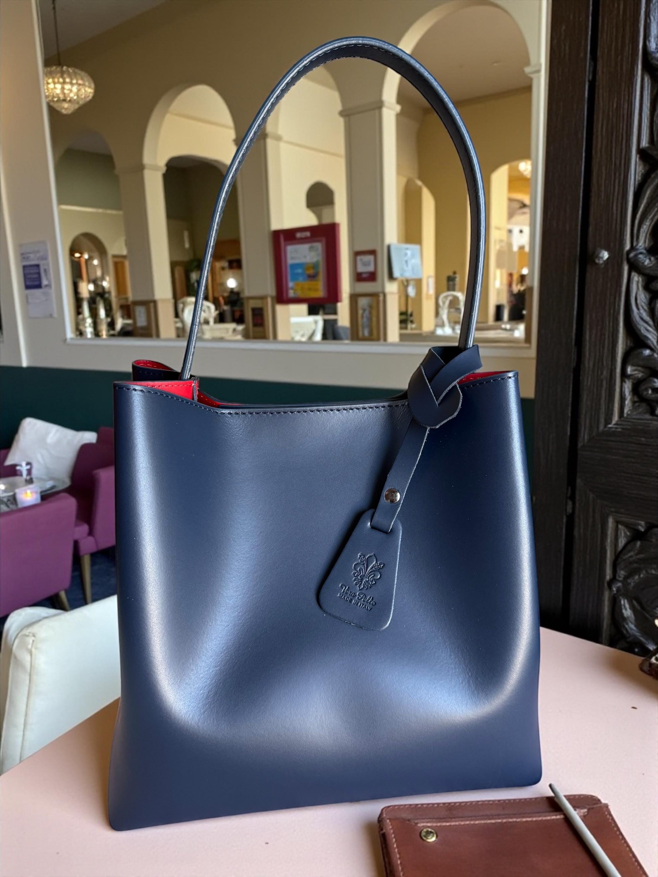 Shopper de cuero azul marino o marrón chocolate