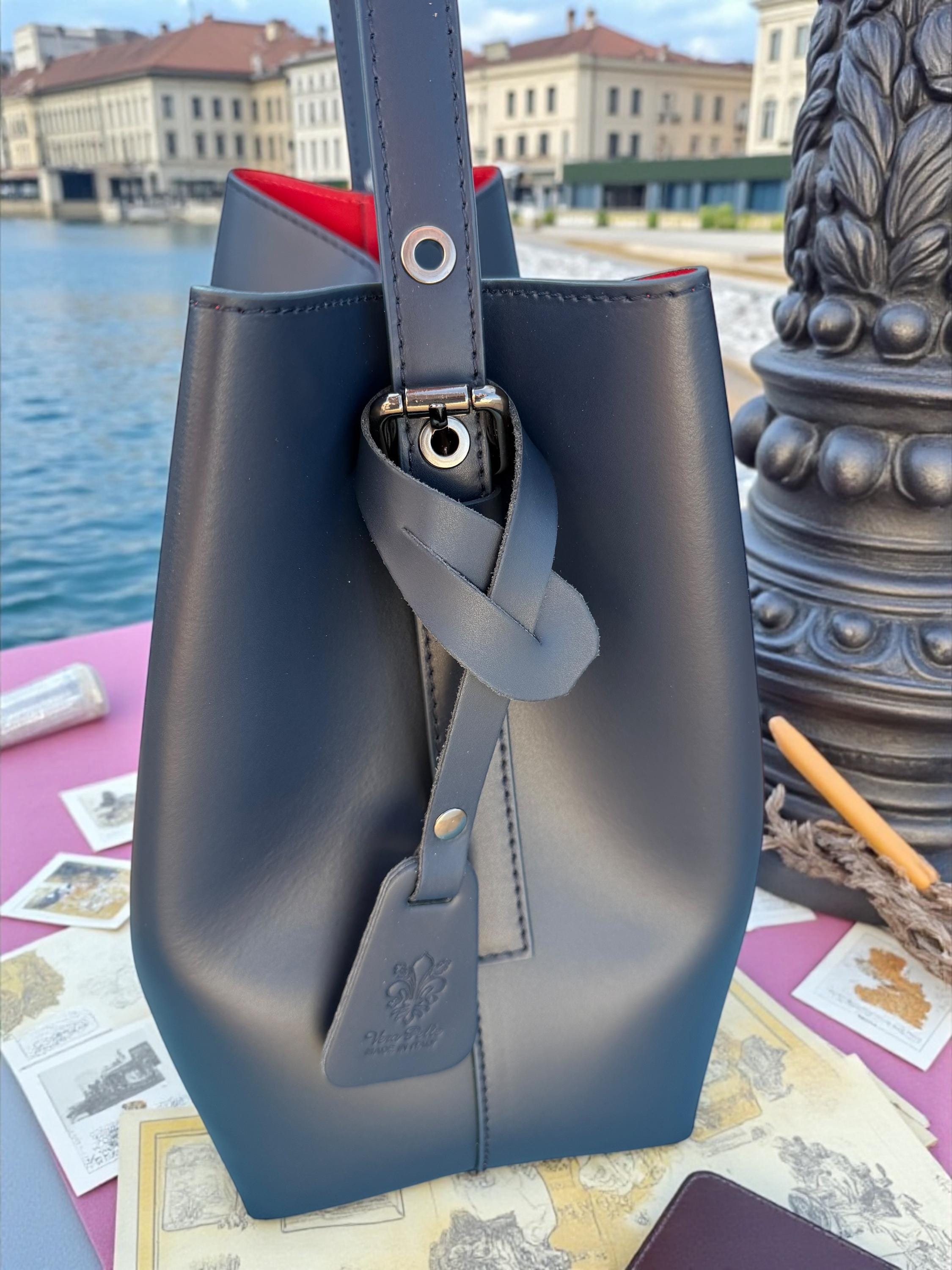 Shopper de cuero azul marino o marrón chocolate