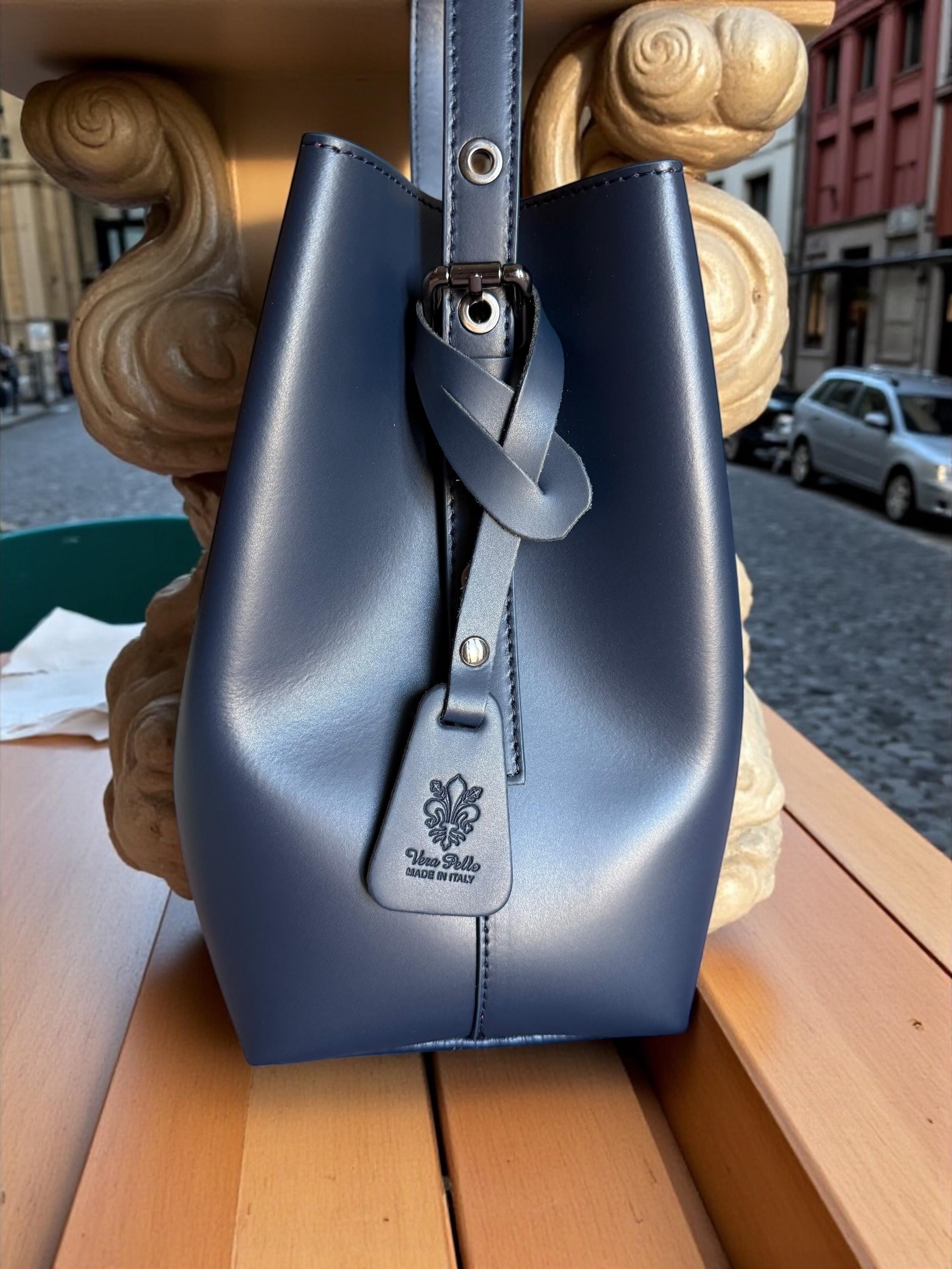 Shopper de cuero azul marino o marrón chocolate