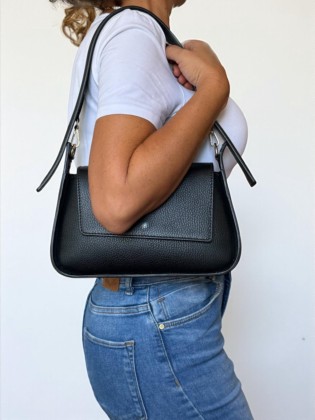 Sillín estructurado en cuero granulado