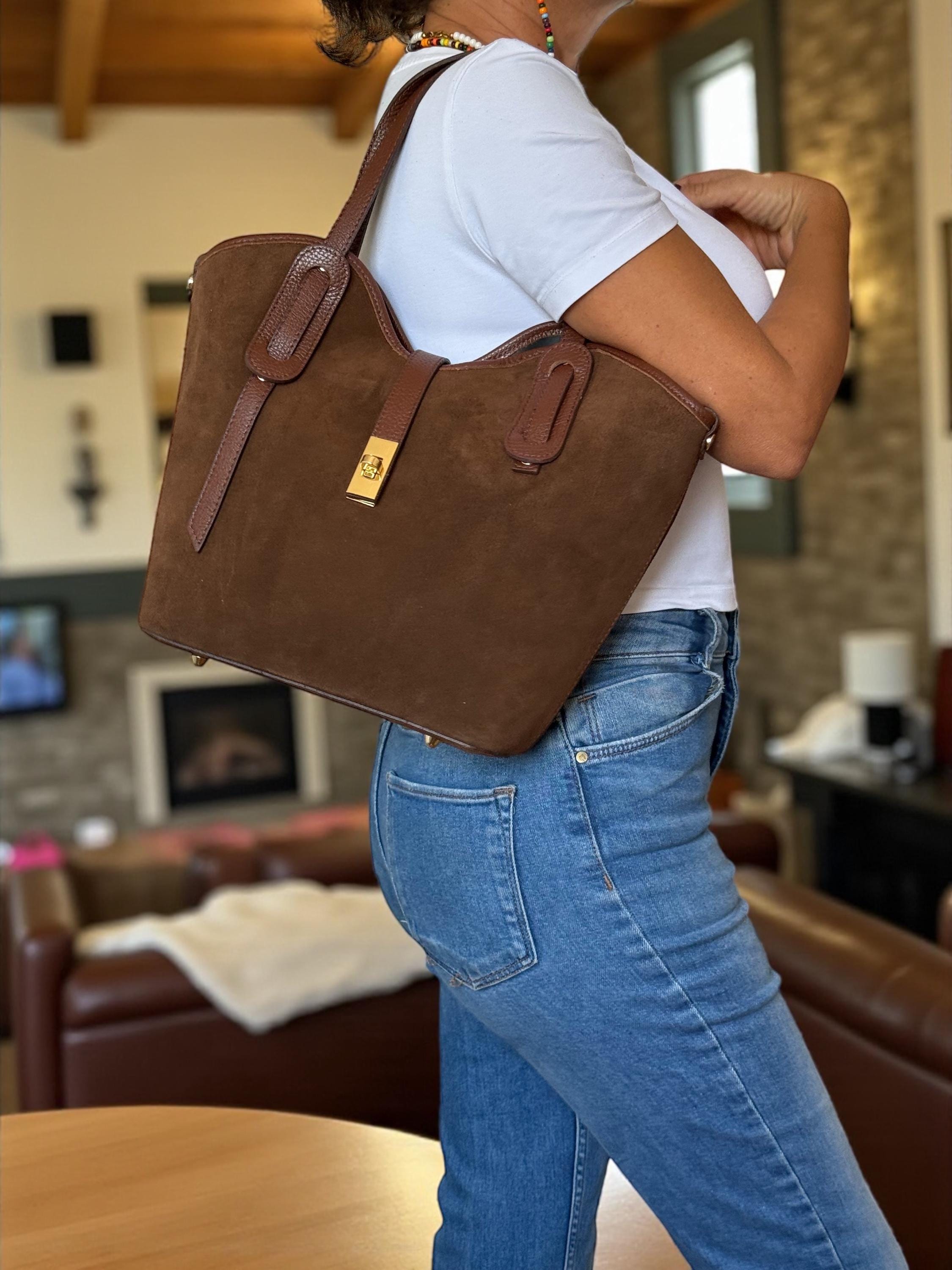 Shopper trapezoidal marrón de ante y piel