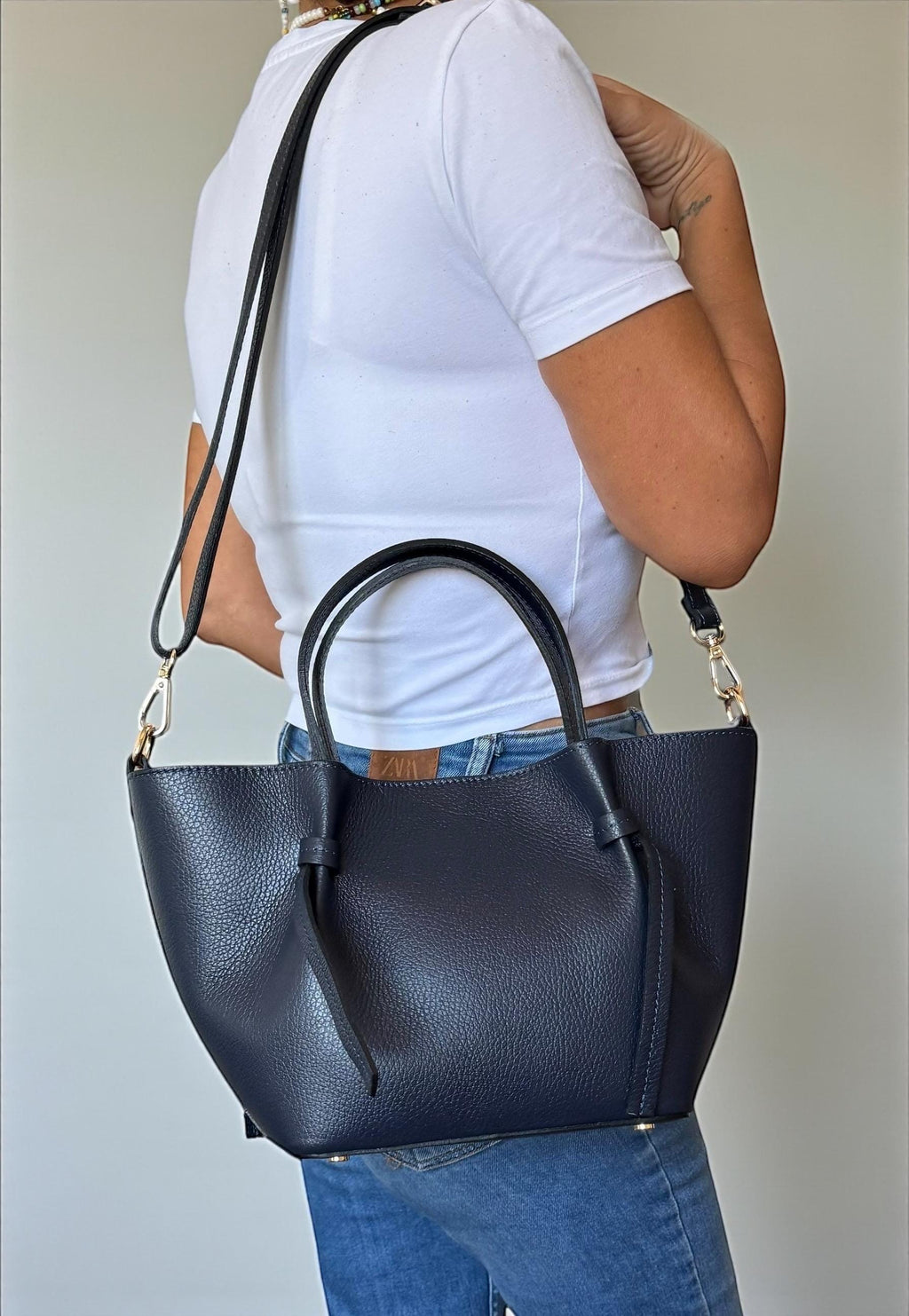 Bolso shopper trapezoidal de cuero azul marino