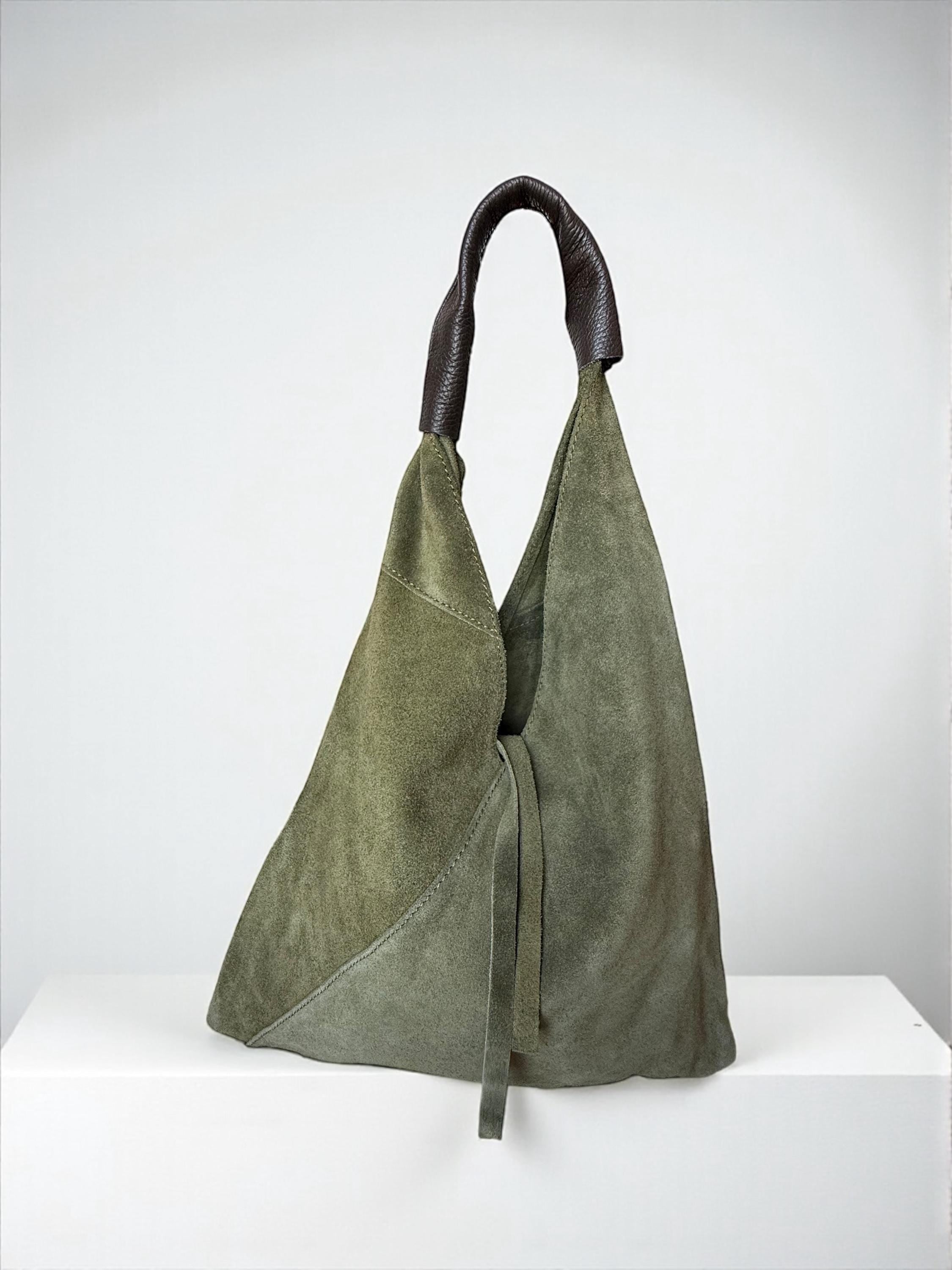 Bolso bohemio holgado de ante verde grande