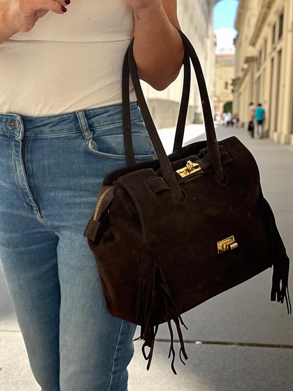 Bolso grande de ante con flecos para el hombro