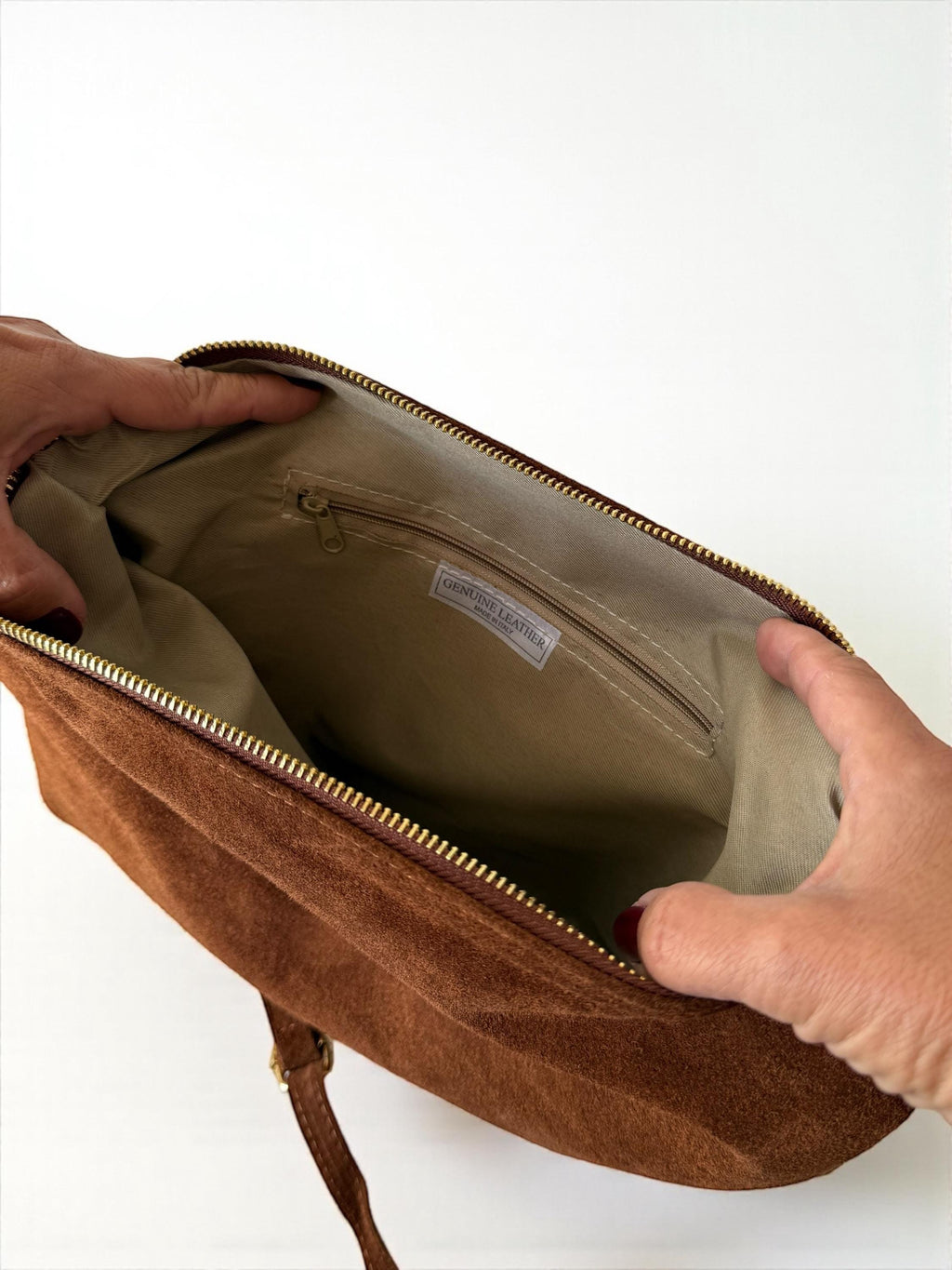 Bolso de hombro estilo hobo de ante suave estilo bohemio