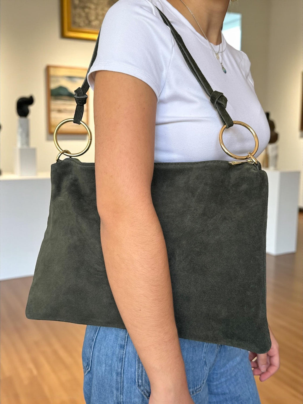 Bolso de hombro estilo hobo de ante suave estilo bohemio