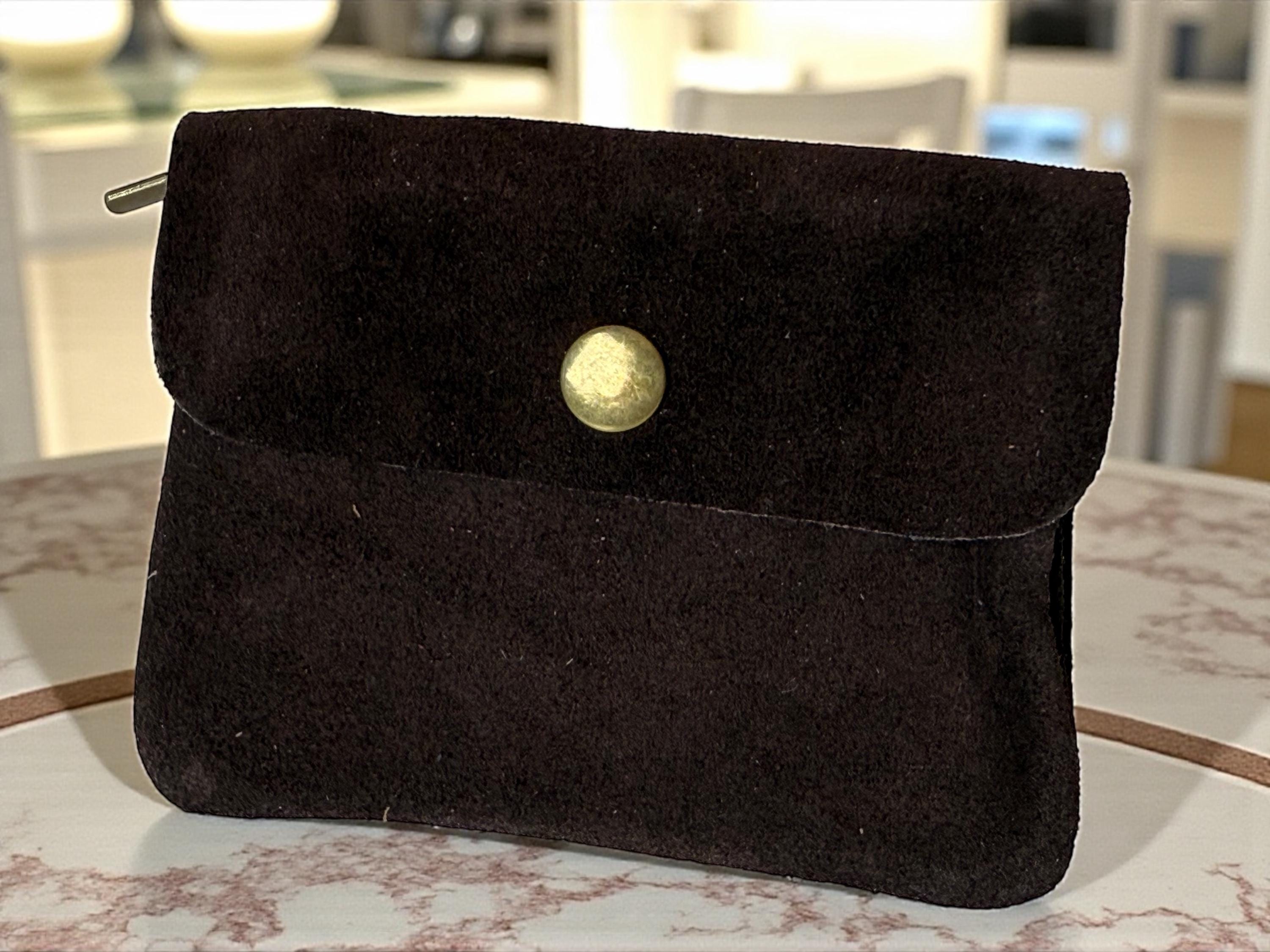 Cartera minimalista de ante suave