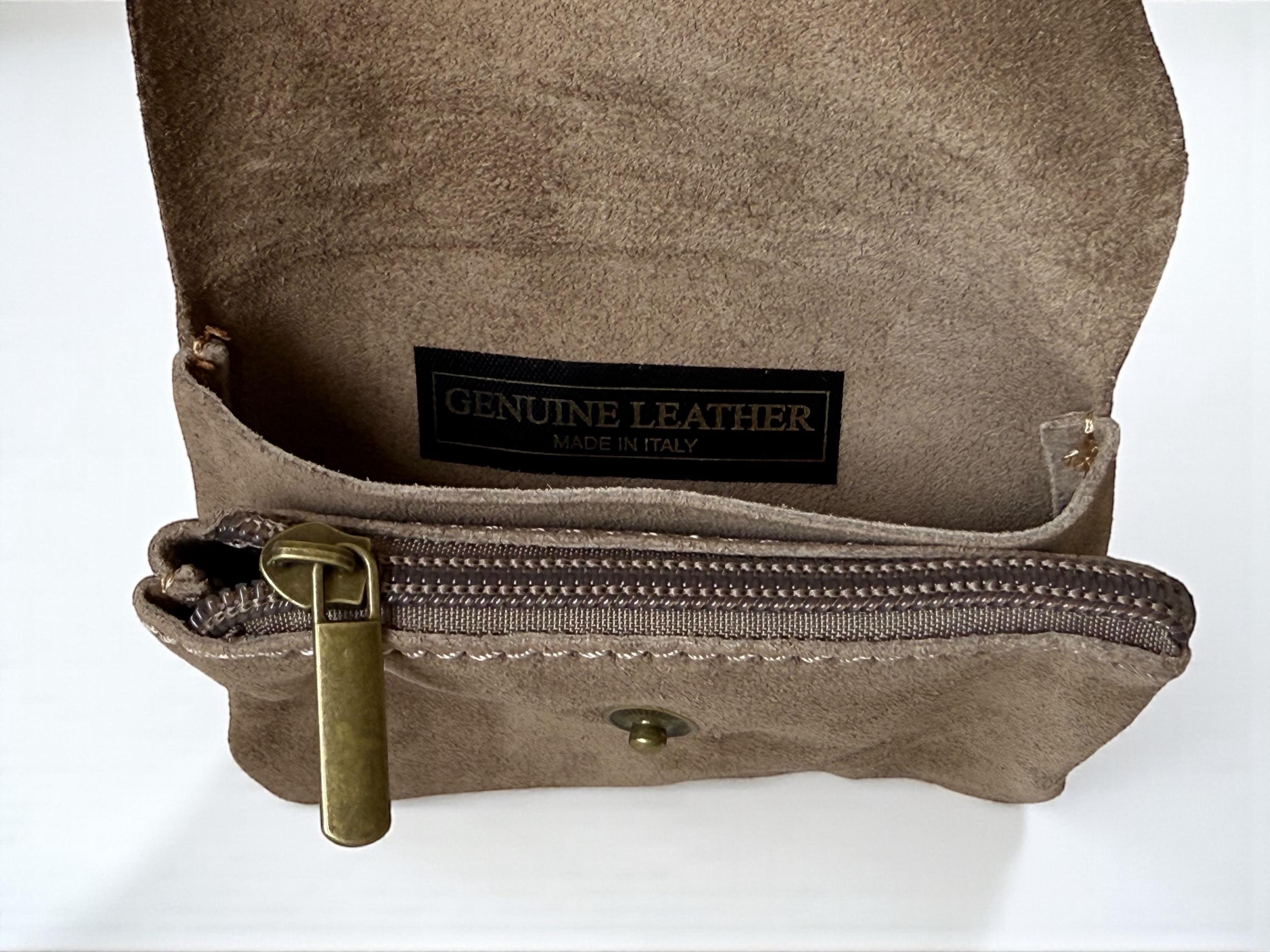 Cartera minimalista de ante suave