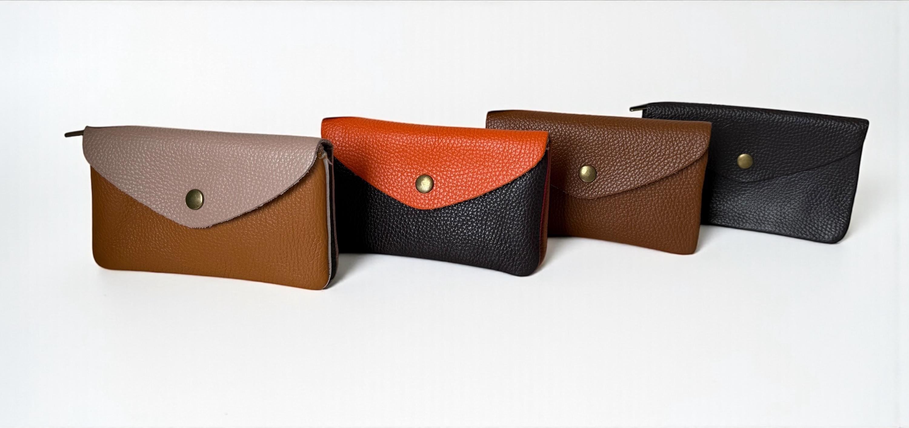 Cartera de piel en tonos cálidos tierra