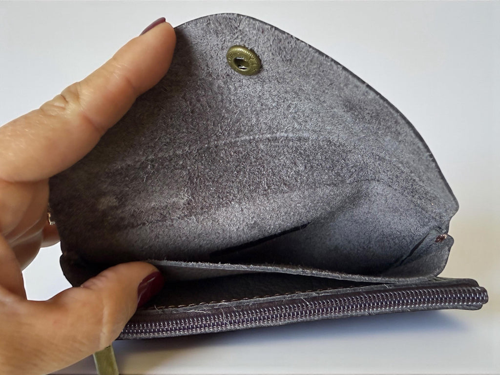 Cartera de piel en tonos cálidos tierra