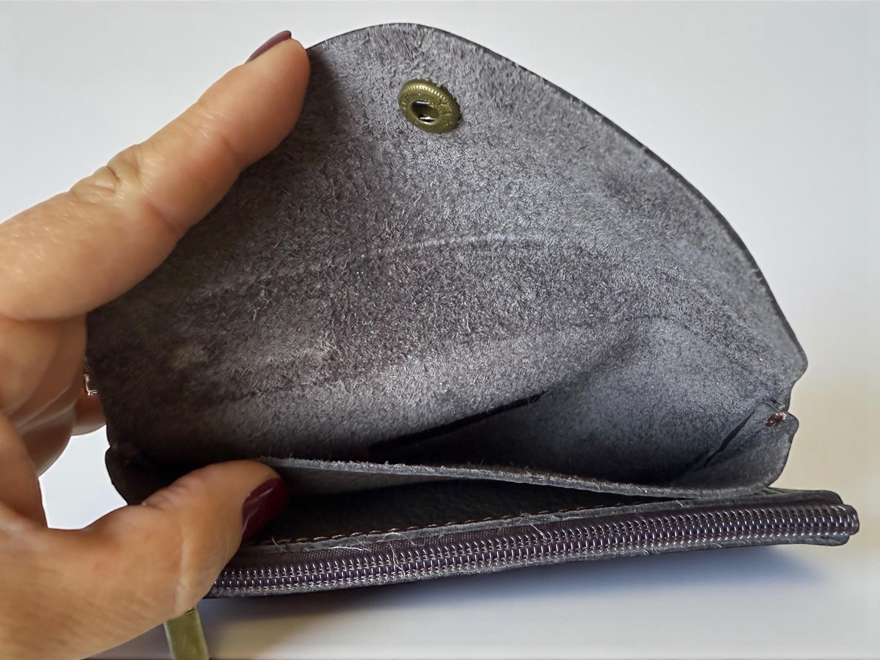 Cartera de piel en tonos cálidos tierra