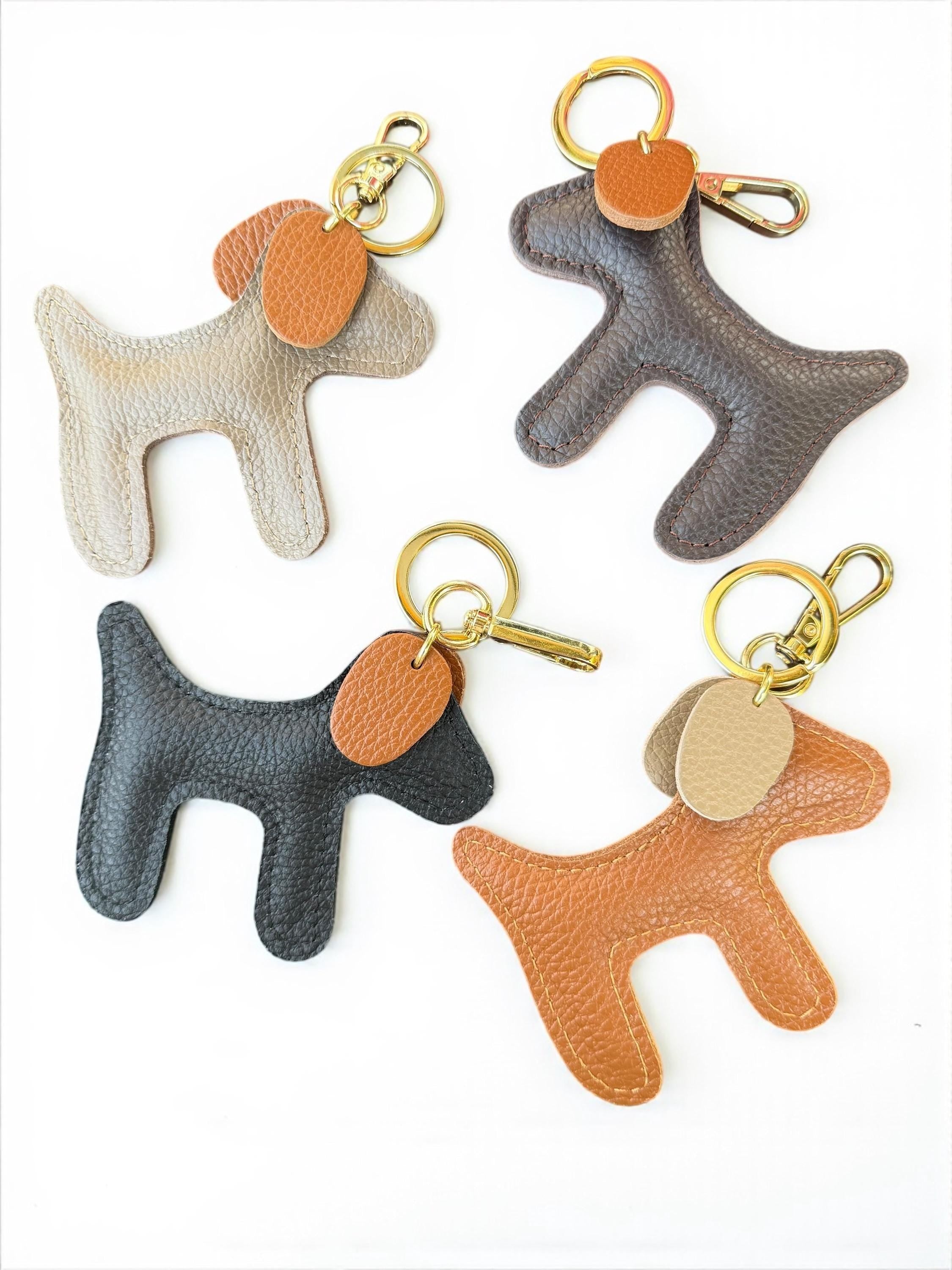 Charm para bolso de cuero con forma de perro