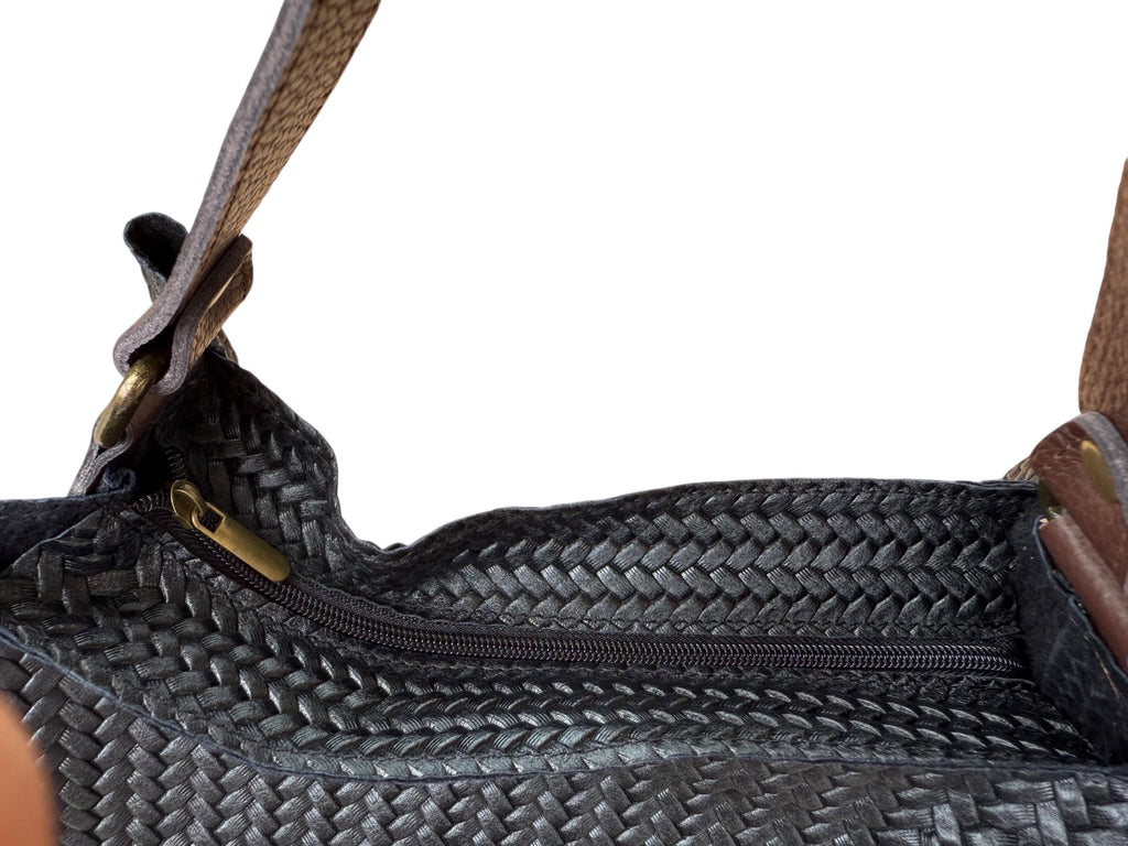 Bolso de mano de cuero tejido