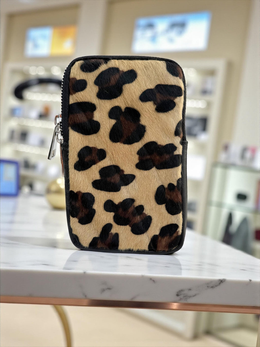 Bolso para teléfono de piel con estampado de leopardo