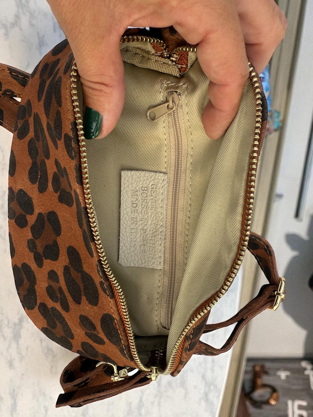 Riñonera de piel auténtica con estampado de leopardo