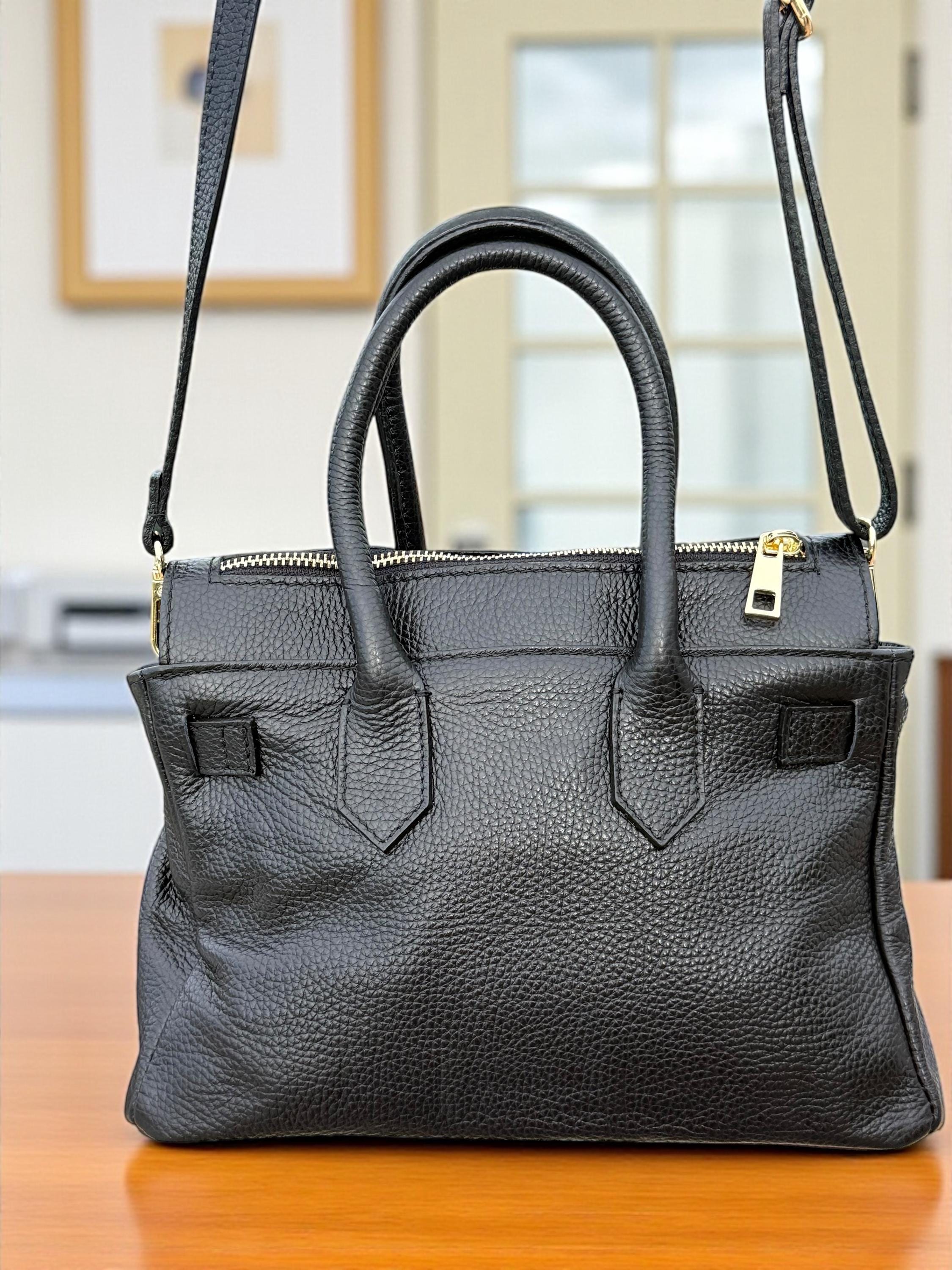 Bolso de mano con asa superior de piel granulada negra