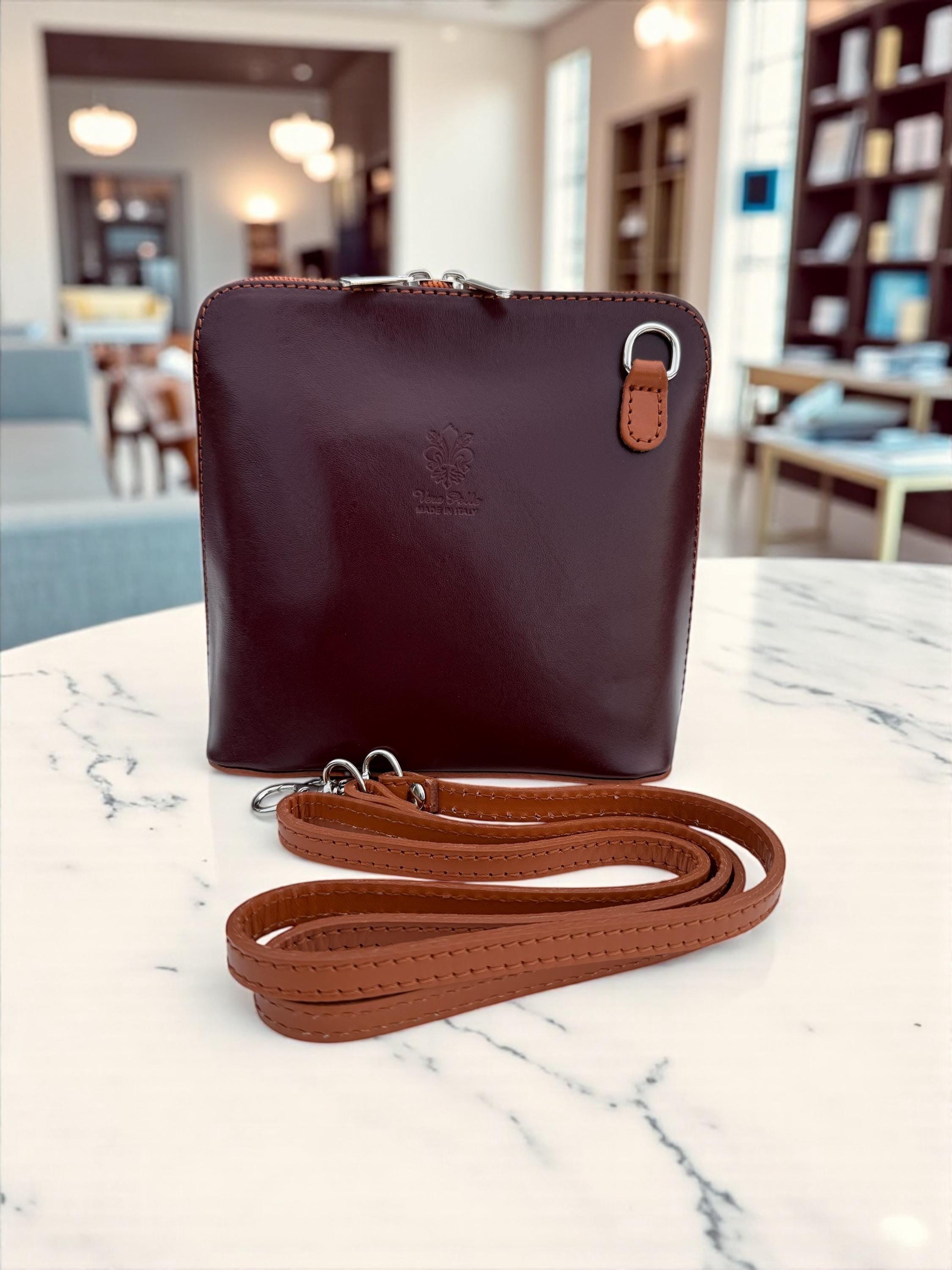 Mini bolso de piel estructurada en tonos tierra