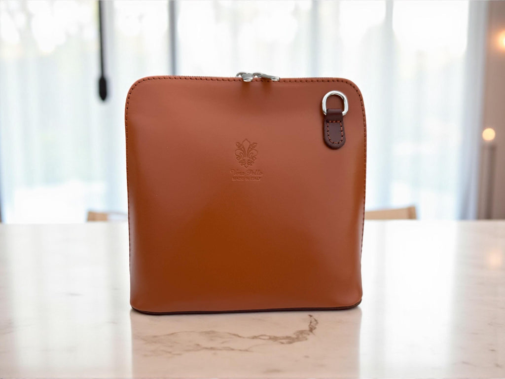 Mini bolso estructurado en color camel y marrón