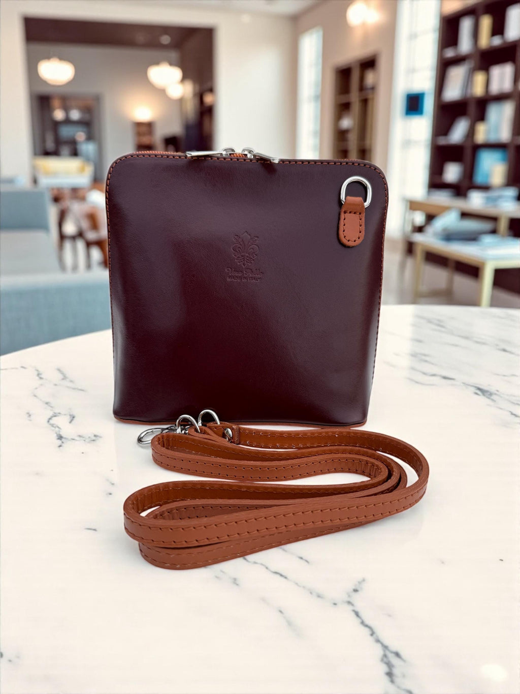 Mini bolso estructurado burdeos y camel