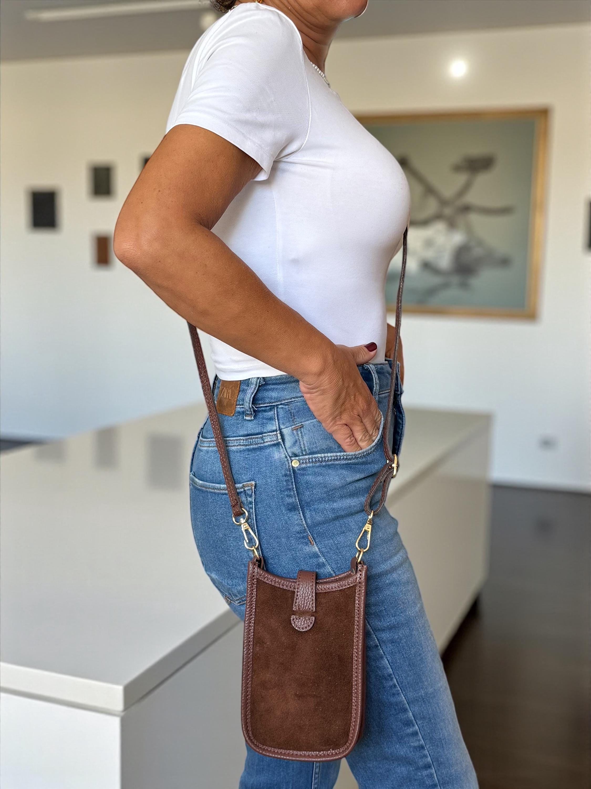 Mini bolso bandolera marrón para teléfono de ante y piel italiana