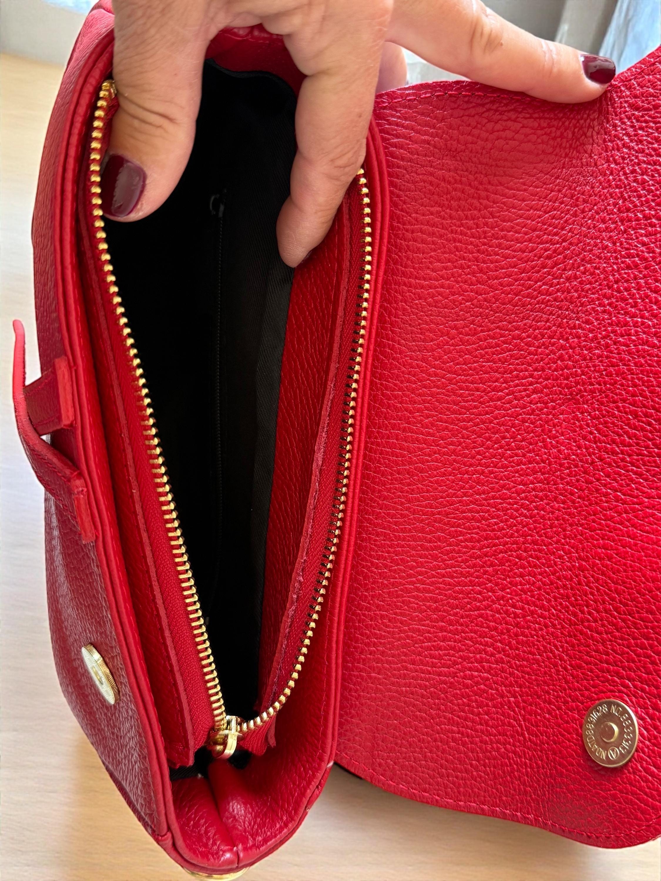 Bolso Saddle Flap asimétrico de piel granulada