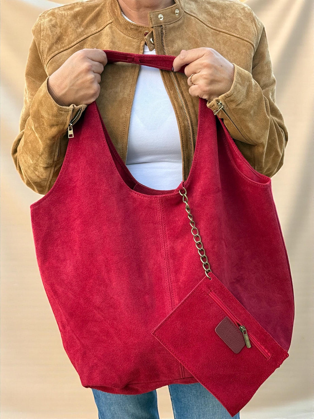 Bolso bohemio de ante rojo de gran tamaño –