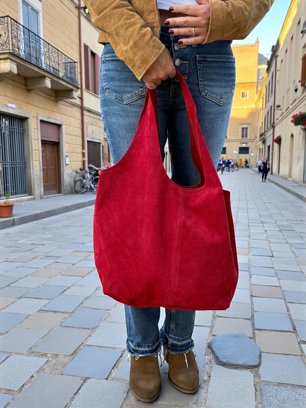 Bolso bohemio de ante rojo de gran tamaño –