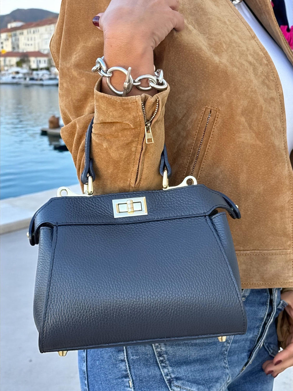 Bolso bandolera Navi clásico de piel italiana auténtica con textura granulada