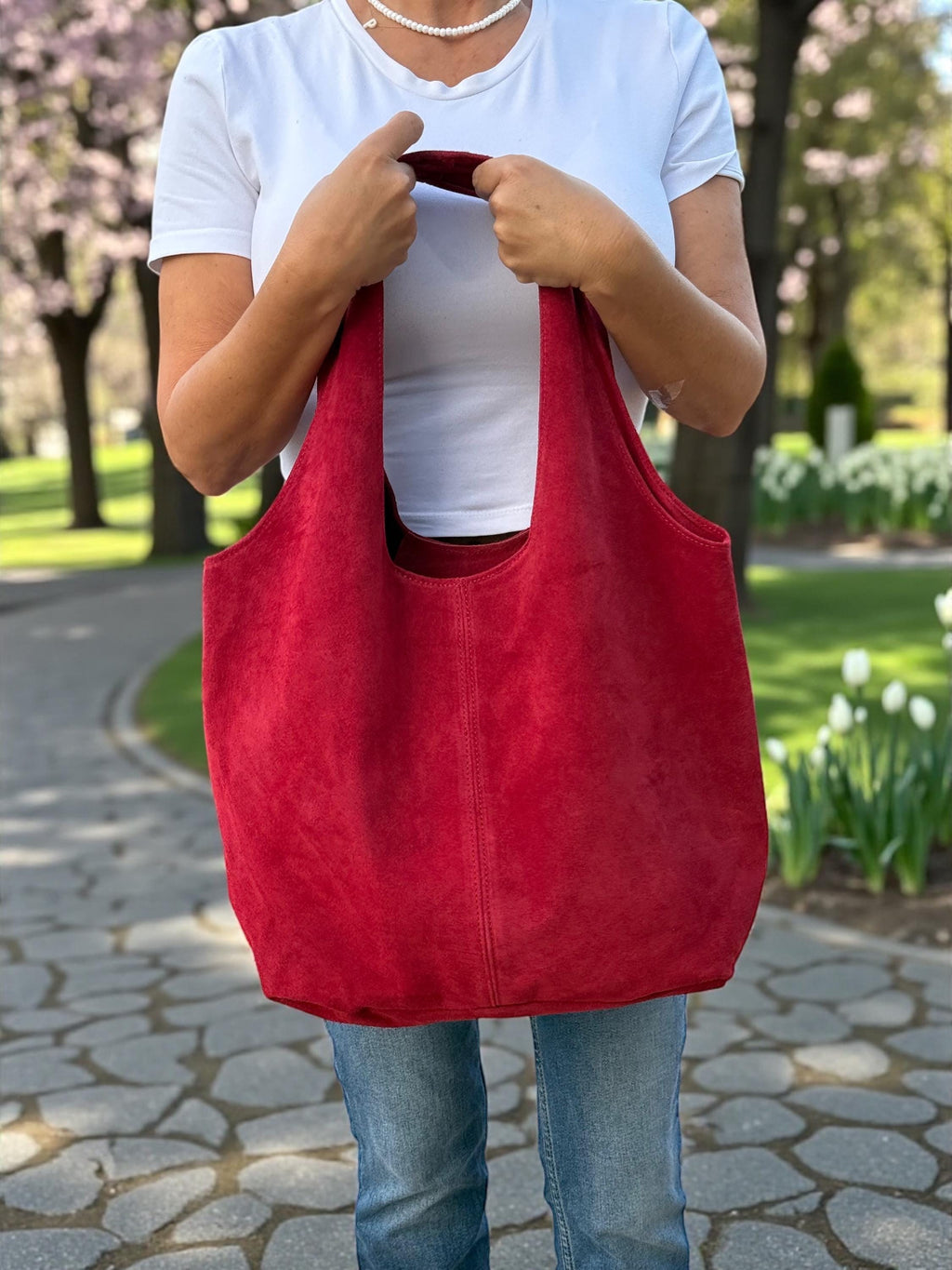 Bolso bohemio de ante rojo de gran tamaño –