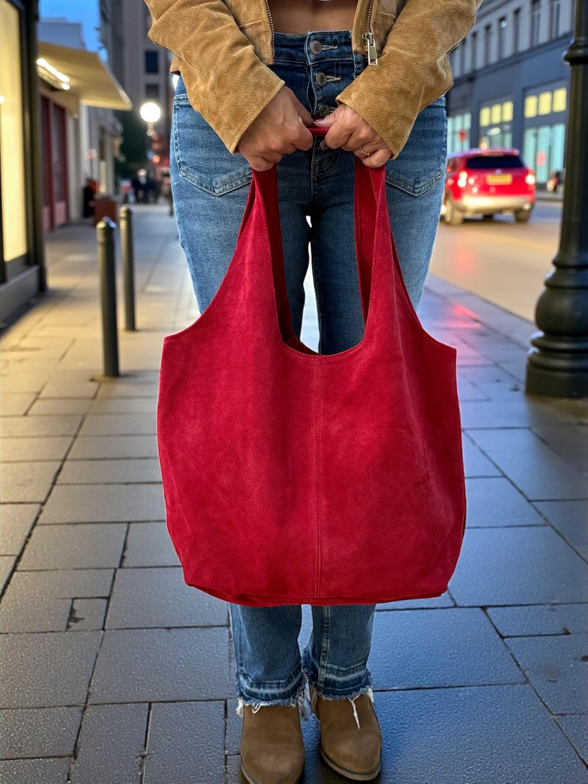 Bolso bohemio de ante rojo de gran tamaño –