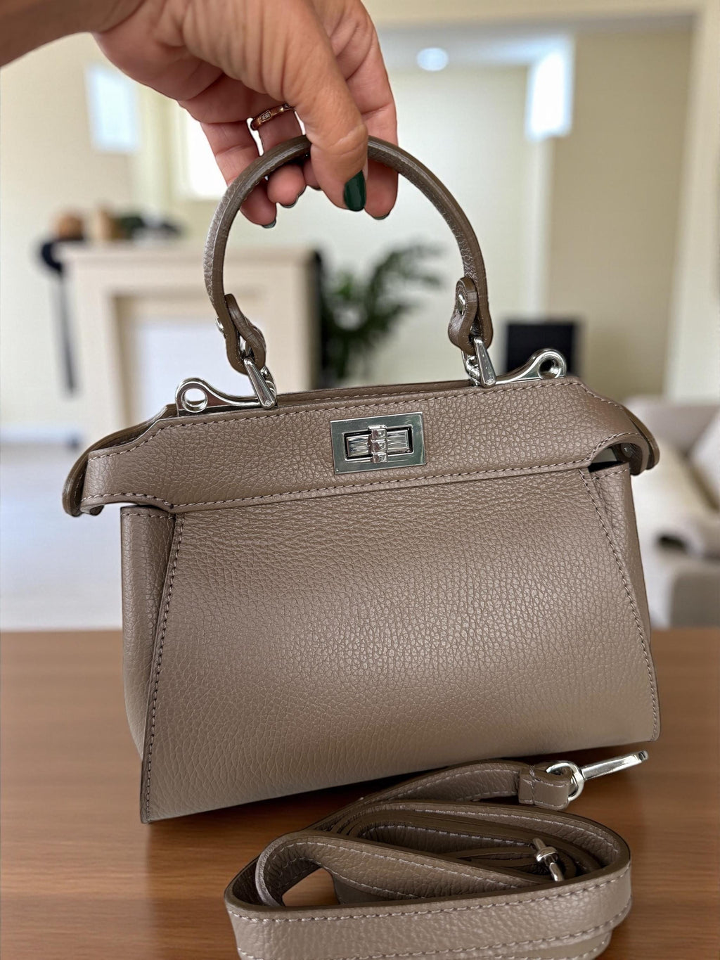 Bolso bandolera Navi clásico de piel italiana auténtica con textura granulada