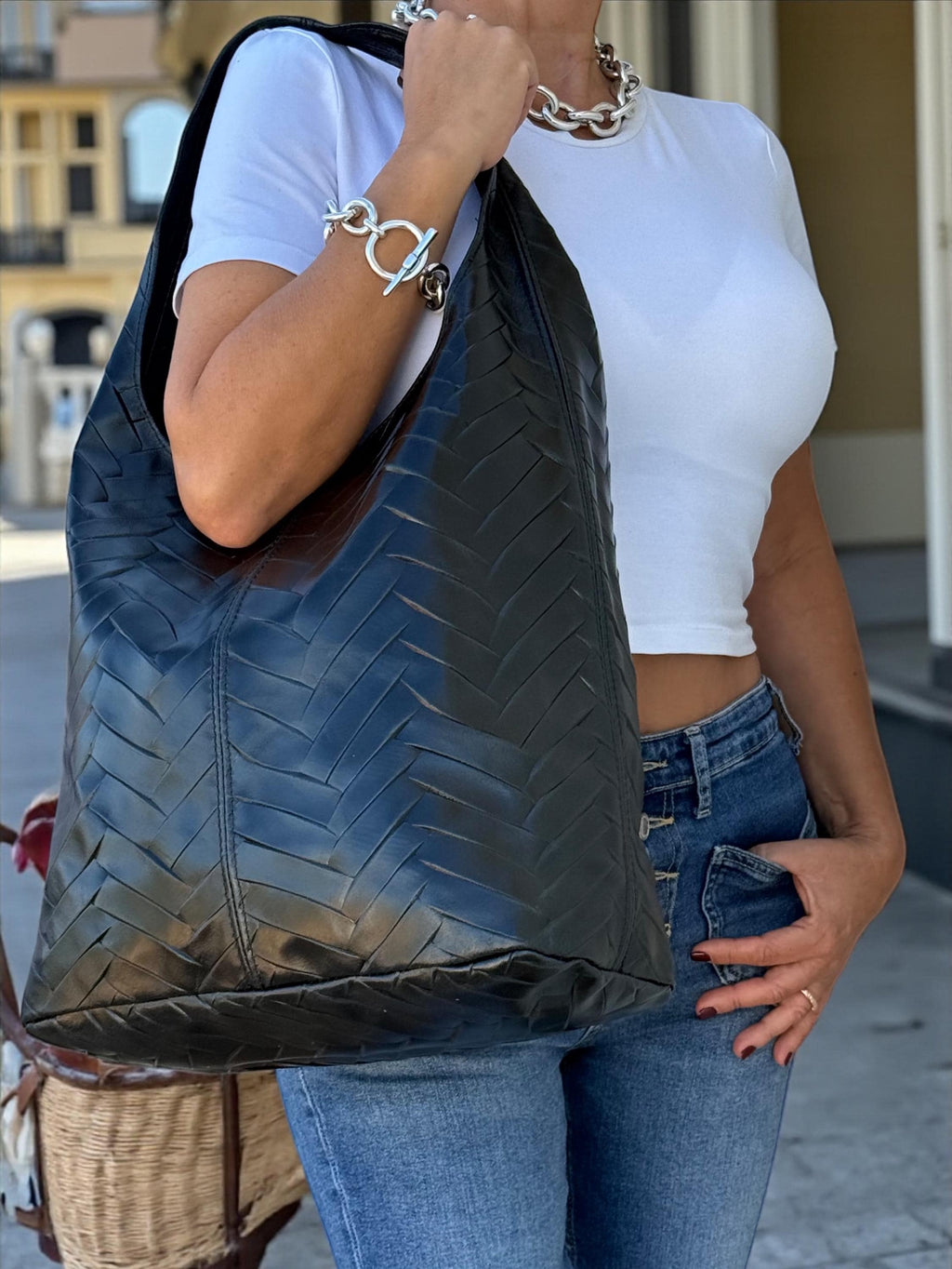 bolso hobo beige de piel auténtica con acolchado en espiga