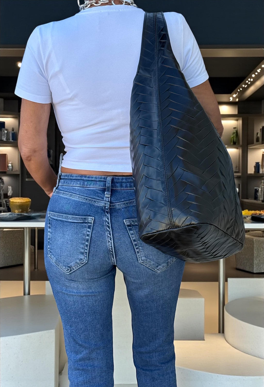 bolso hobo beige de piel auténtica con acolchado en espiga