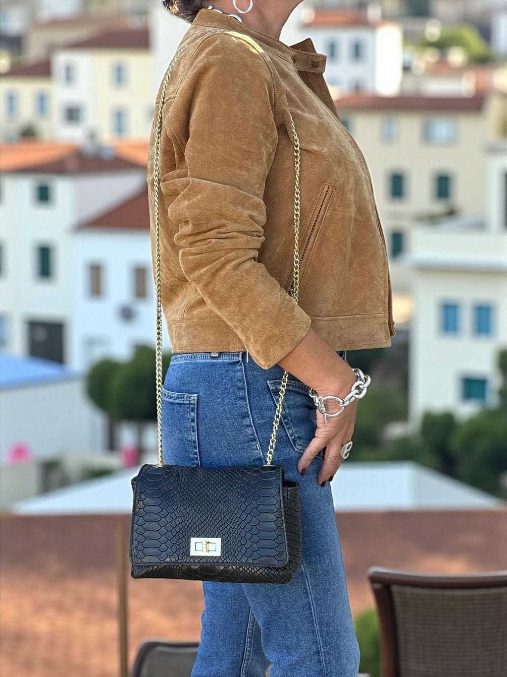 Bolso bandolera mini negro de piel auténtica repujada