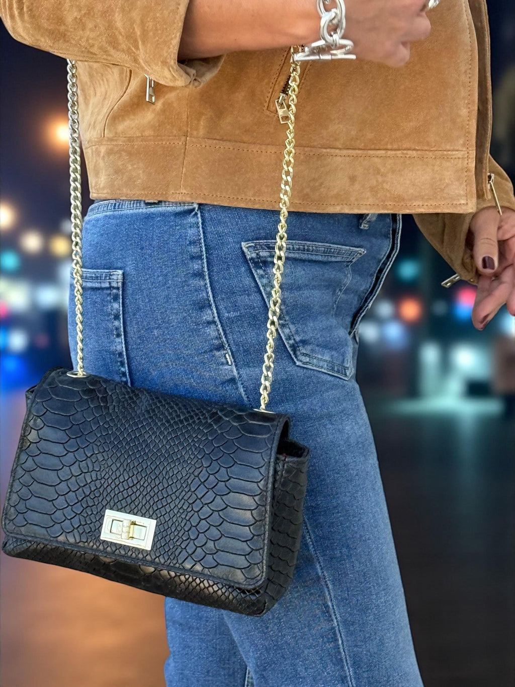 Bolso bandolera mini negro de piel auténtica repujada