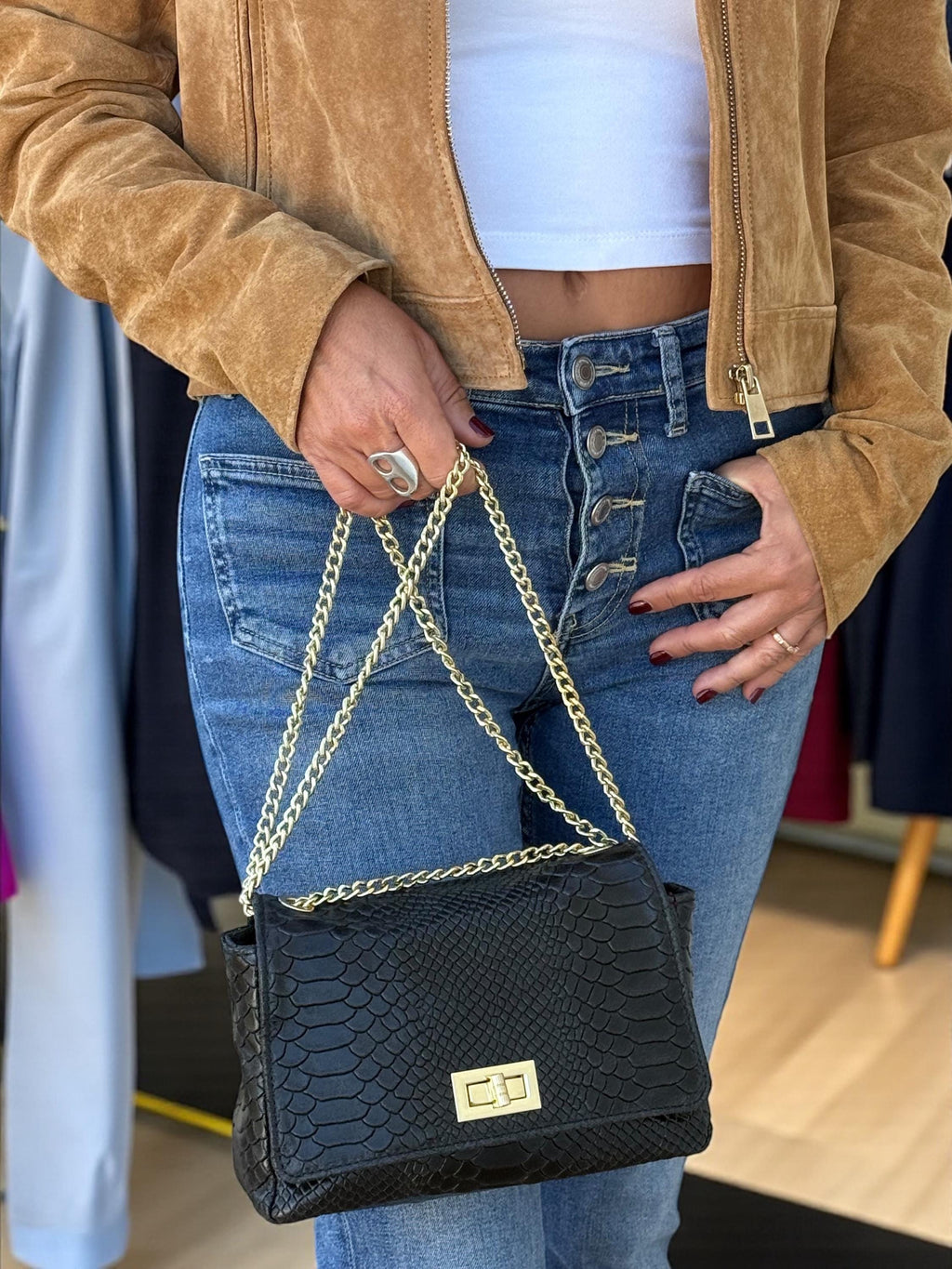 Bolso bandolera mini negro de piel auténtica repujada