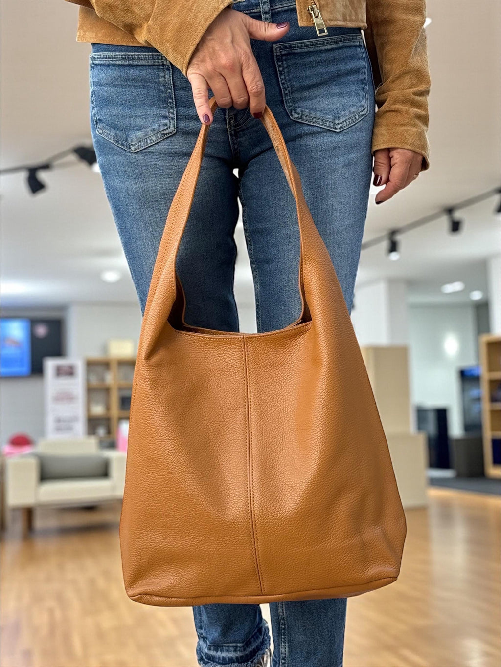 Bolso tote grande de piel auténtica color marrón camel