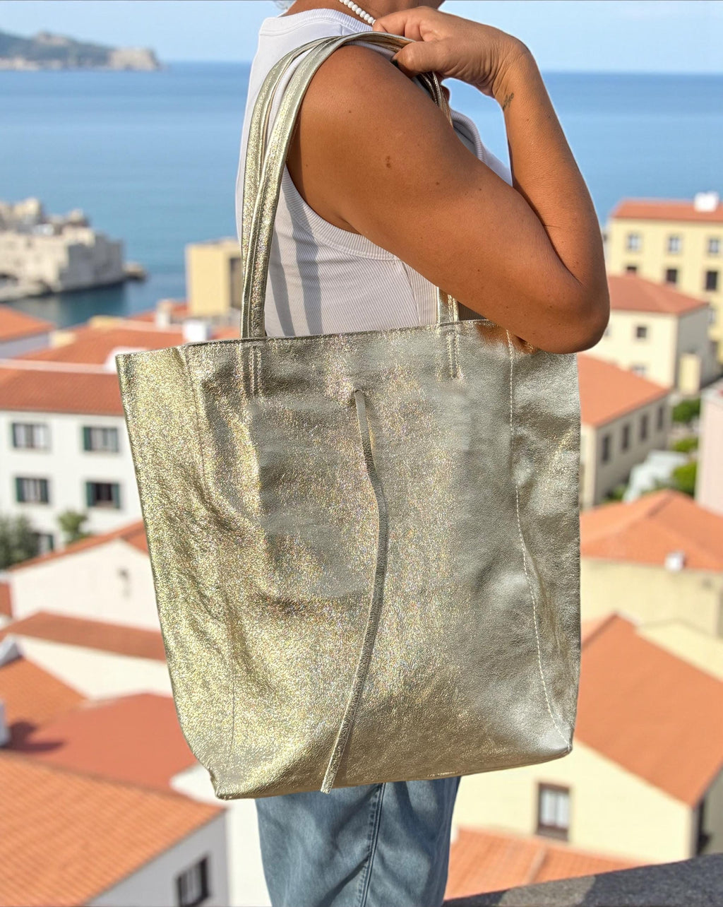 Bolso tote grande de piel auténtica metalizada dorada