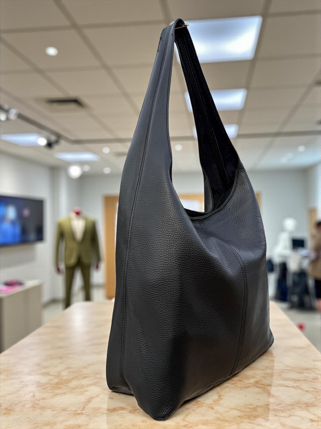 Bolso tote hobo de piel auténtica negra