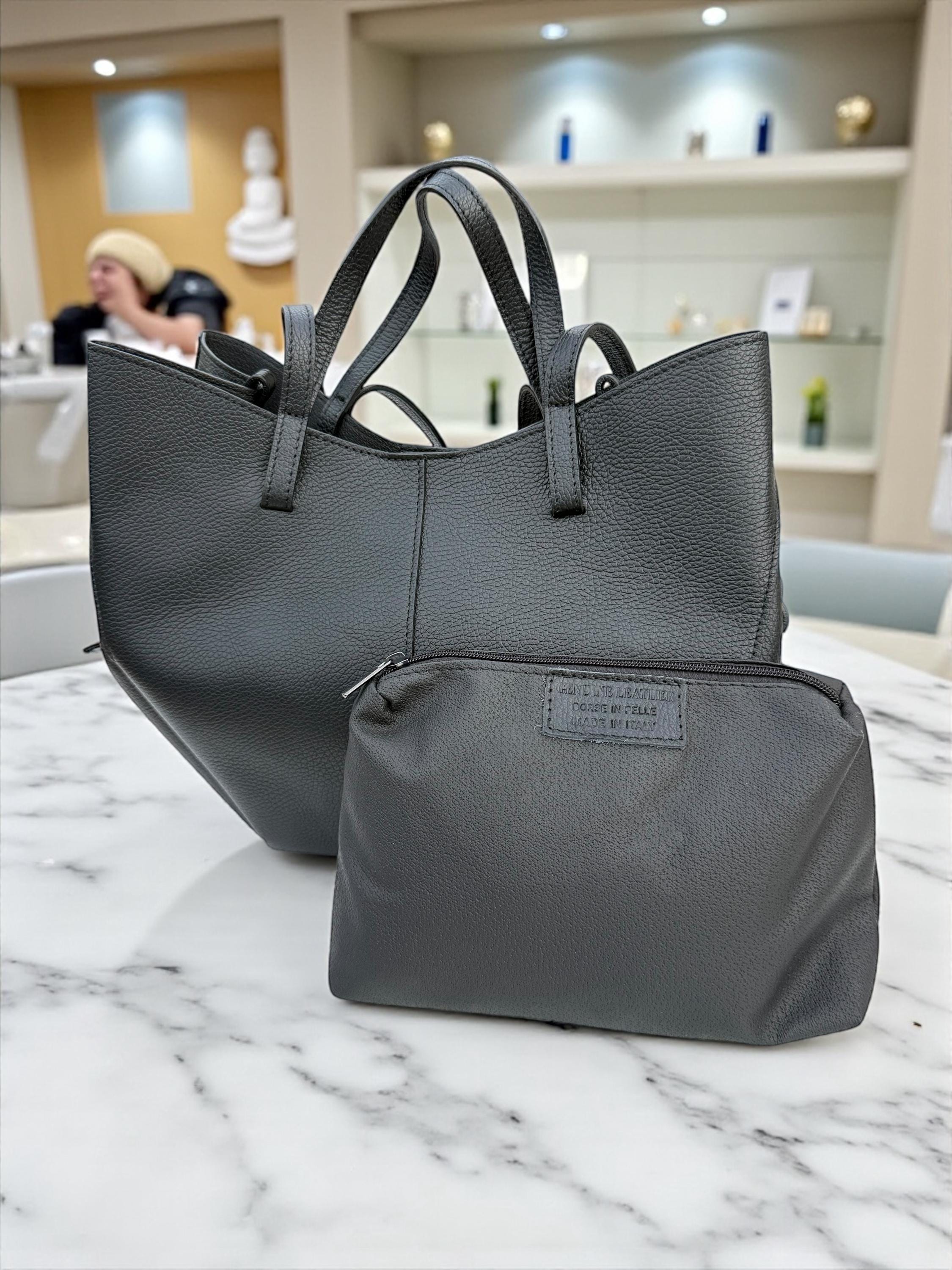 Bolso de compras trapezoidal convertible de piel granulada de gran tamaño