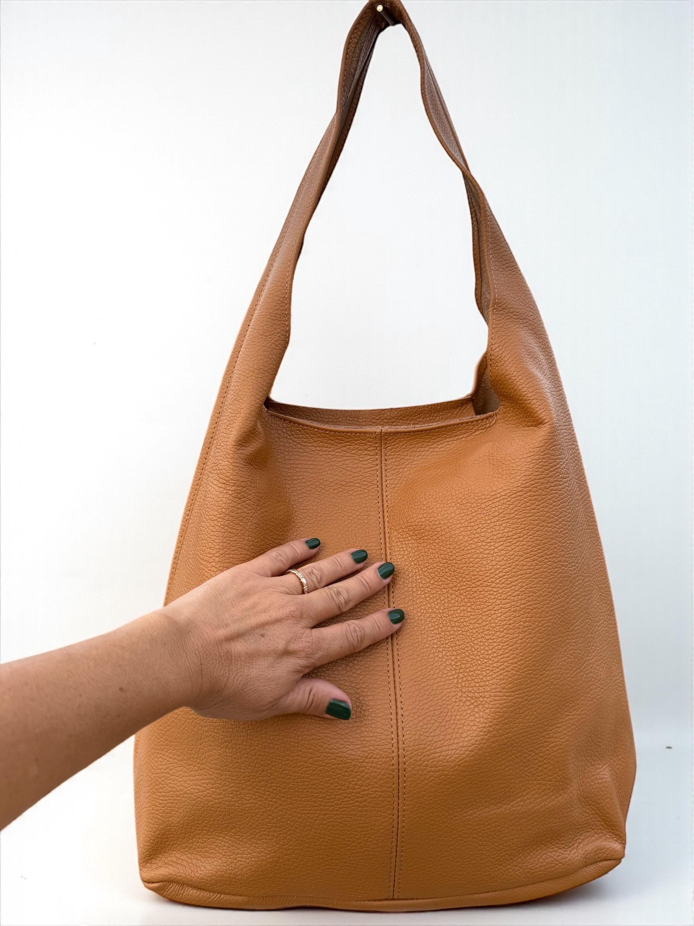 Bolso hobo grande de piel auténtica granulada azul