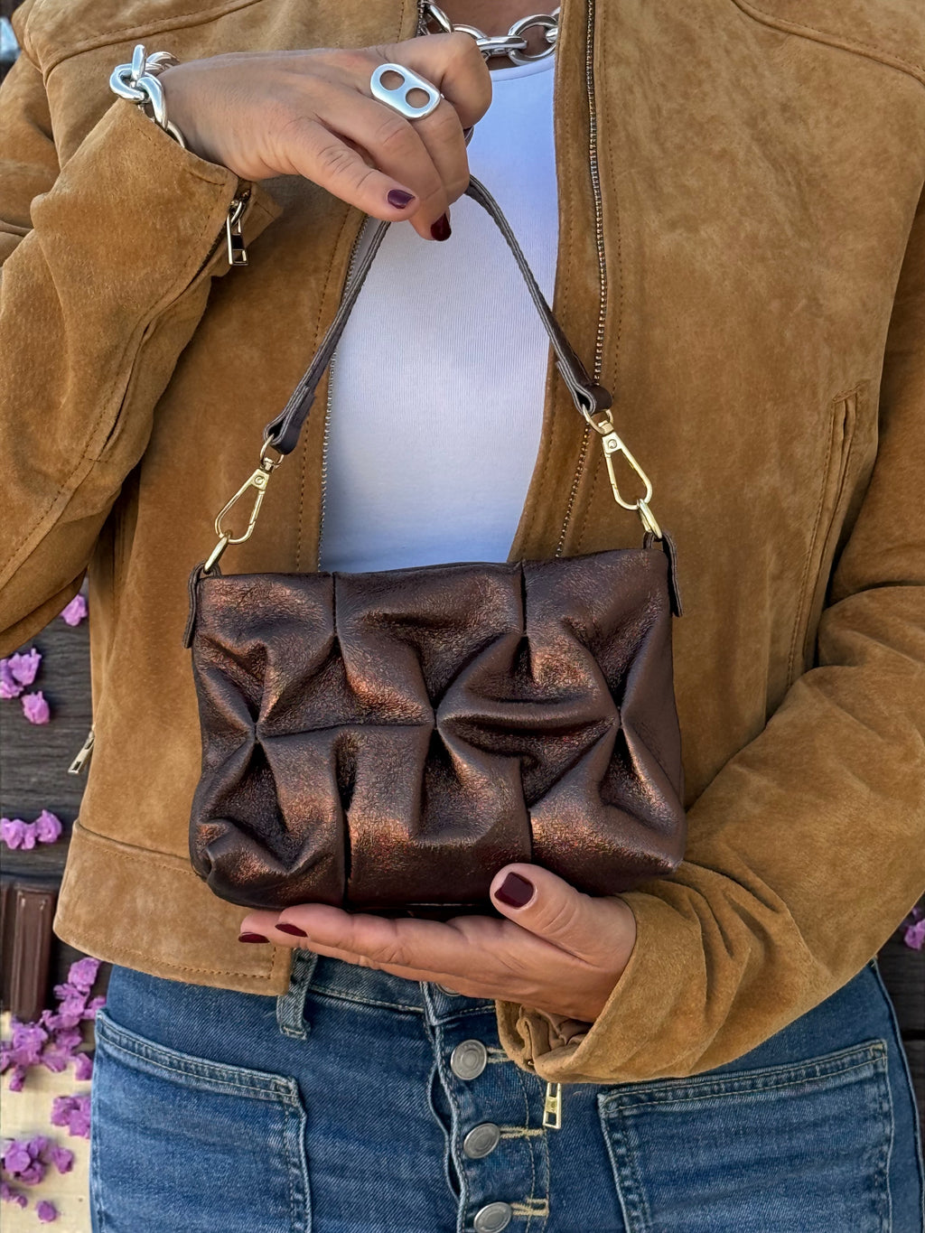 Mini Clutch fruncido bronce de cuero italiano